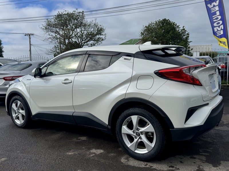 2017 Toyota C-HR S, Hybrid, Warranty!, photo 3