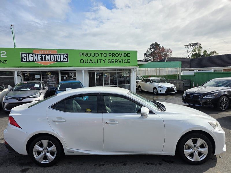 2014 Lexus IS 300h Hybrid! R. Camera!, photo 2