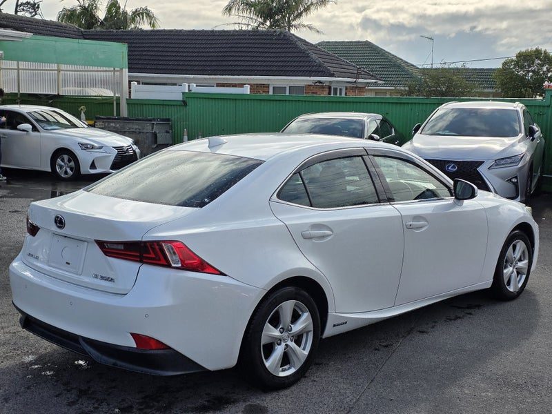 2014 Lexus IS 300h Hybrid! R. Camera!, photo 3