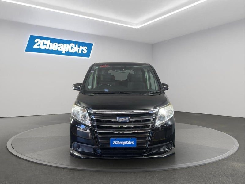2014 Toyota Noah Hybrid X, photo 2