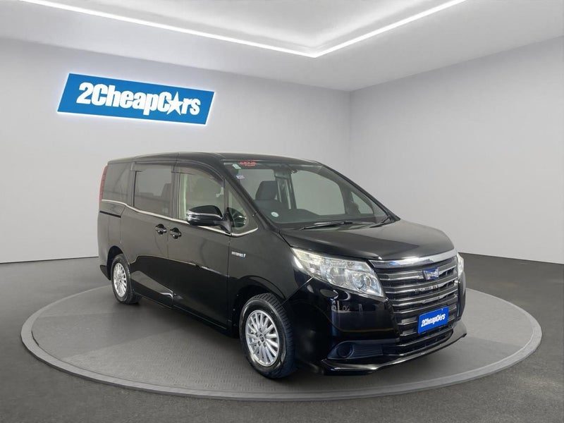2014 Toyota Noah Hybrid X, photo 3
