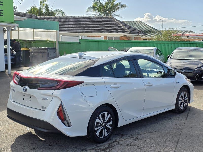 2021 Toyota Prius Hybrid PHV, S, photo 3