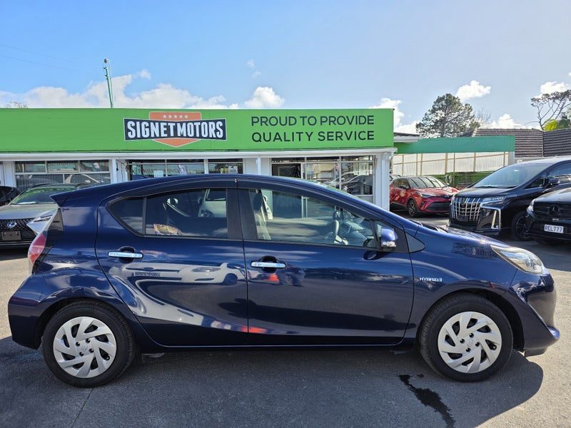 2018 Toyota Aqua Hybrid! S! R. Camera!, photo 2