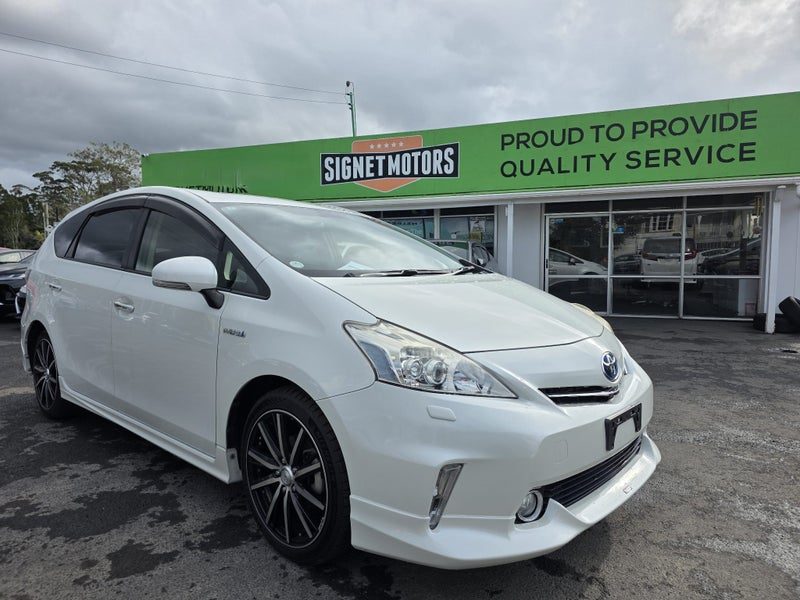 2014 Toyota Prius Alpha S, Hybrid