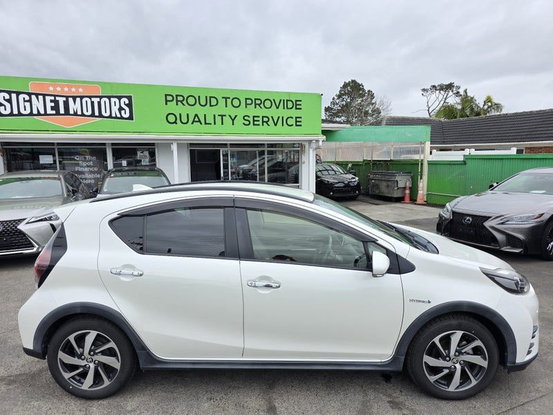 2019 Toyota Aqua Hybrid! Crossover!, photo 2