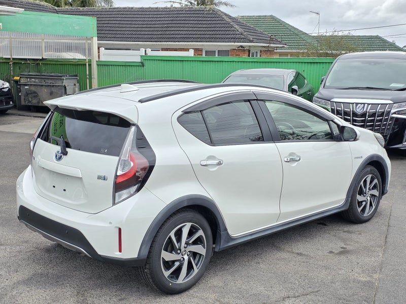 2019 Toyota Aqua Hybrid! Crossover!, photo 3