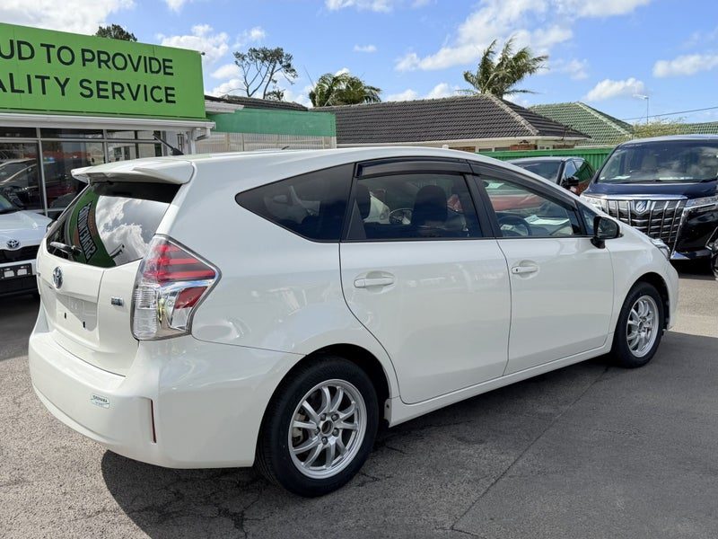 2020 Toyota Prius Alpha S, Hybrid, photo 2