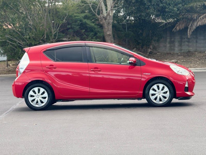 2014 Toyota Aqua HYBRID S Push Start Heating Seats, photo 3