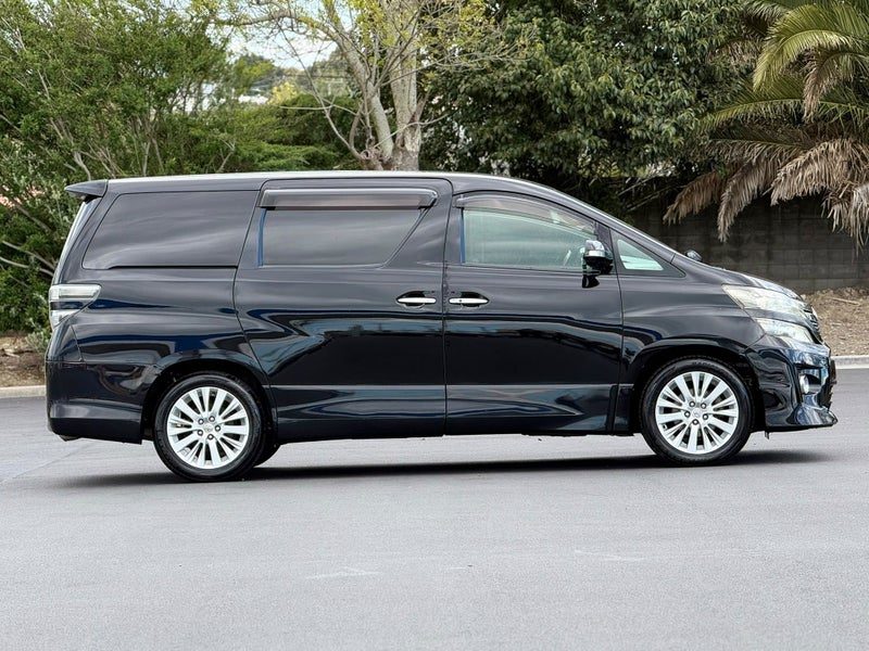 2012 Toyota Alphard 8 Seater, photo 3