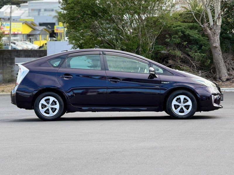 2013 Toyota Prius S, photo 3