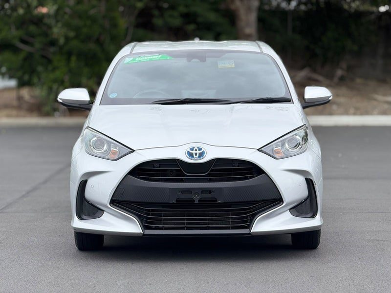 2021 Toyota Yaris Hybrid, photo 2