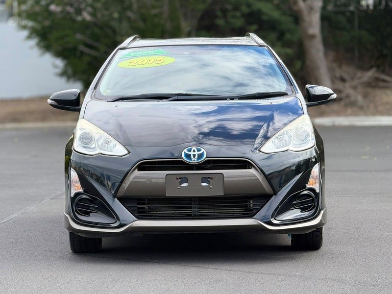 2015 Toyota Aqua X Urban, photo 2