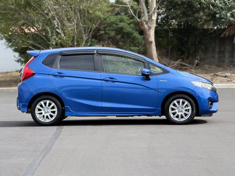 2014 Honda Fit HYBRID S Sports Package, photo 3