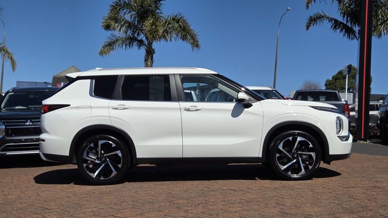2024 Mitsubishi Outlander XLS 2.5P 4WD Auto, photo 3