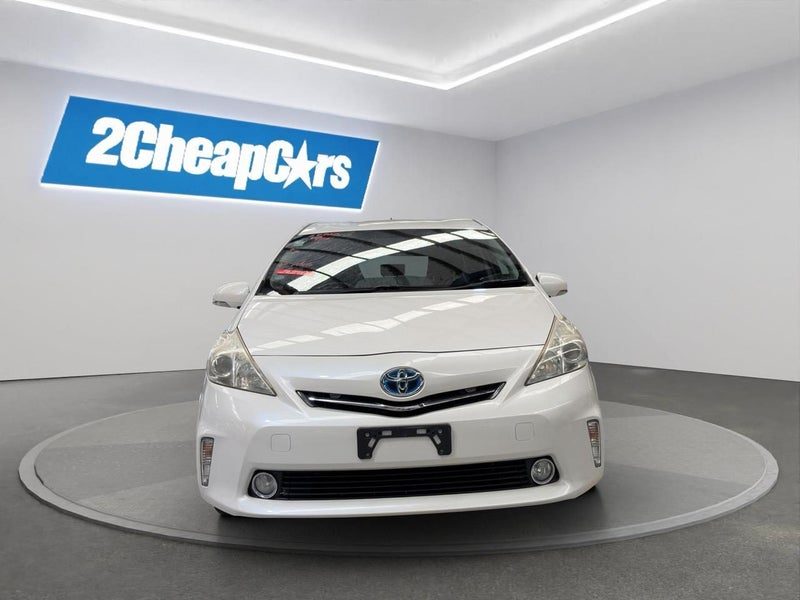 2013 Toyota Prius Alpha S, photo 2