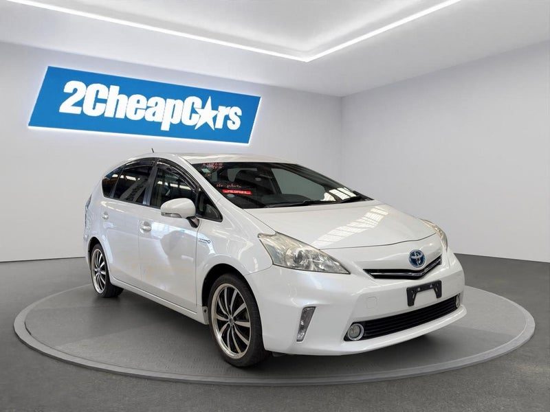 2013 Toyota Prius Alpha S, photo 3