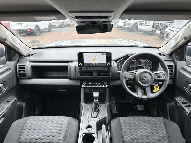 2026 Mitsubishi Triton GLX 2.4D 2wd Auto, photo 2