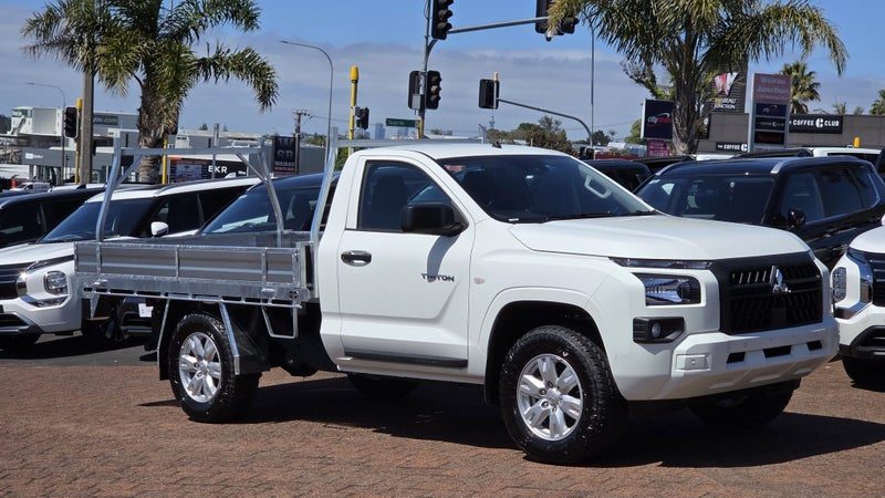 2026 Mitsubishi Triton GLX SC CC Auto 2.4D 2WD, photo 3