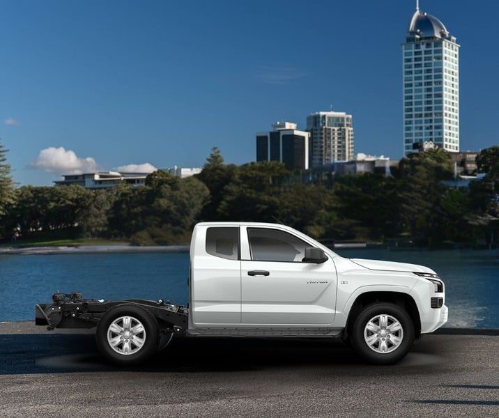 2026 Mitsubishi Triton GLX Club Cab Chassis 4WD, photo 2