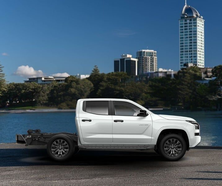 2026 Mitsubishi Triton GLXR DC CH 2.4D 4WD Auto, photo 2