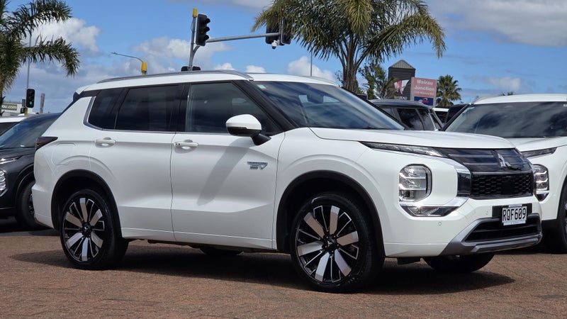 2026 Mitsubishi Outlander VRX PHEV 4WD Auto, photo 2