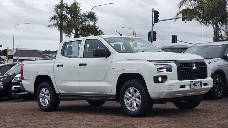 2026 Mitsubishi Triton DC GLX 4WD 6AT 2.4DT, photo 3