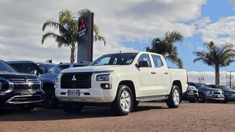 2025 Mitsubishi Triton DC GLX 4WD 6AT 2.4DT
