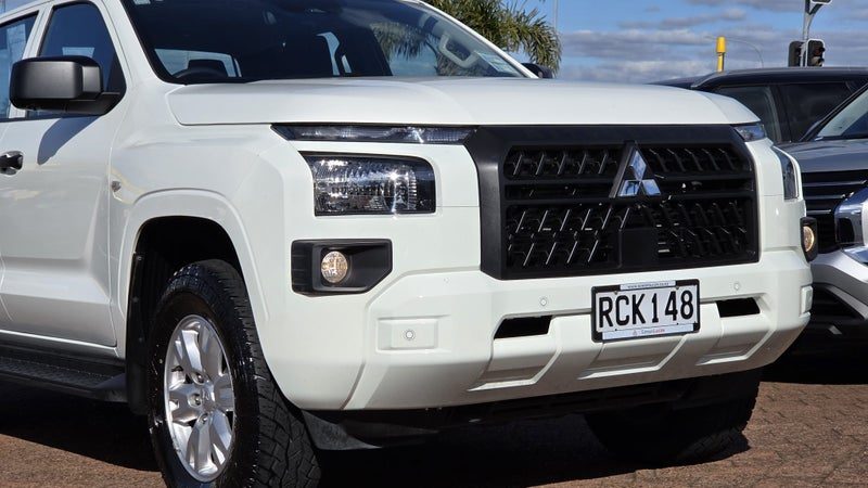 2025 Mitsubishi Triton DC GLX 4WD 6AT 2.4DT, photo 2