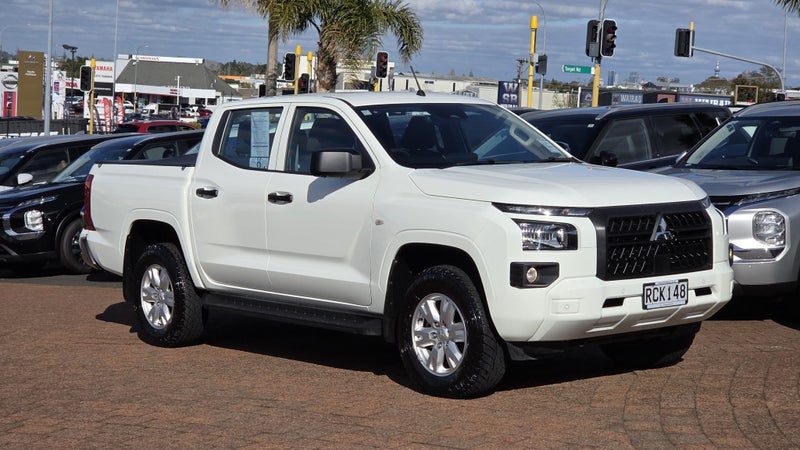 2025 Mitsubishi Triton DC GLX 4WD 6AT 2.4DT, photo 3