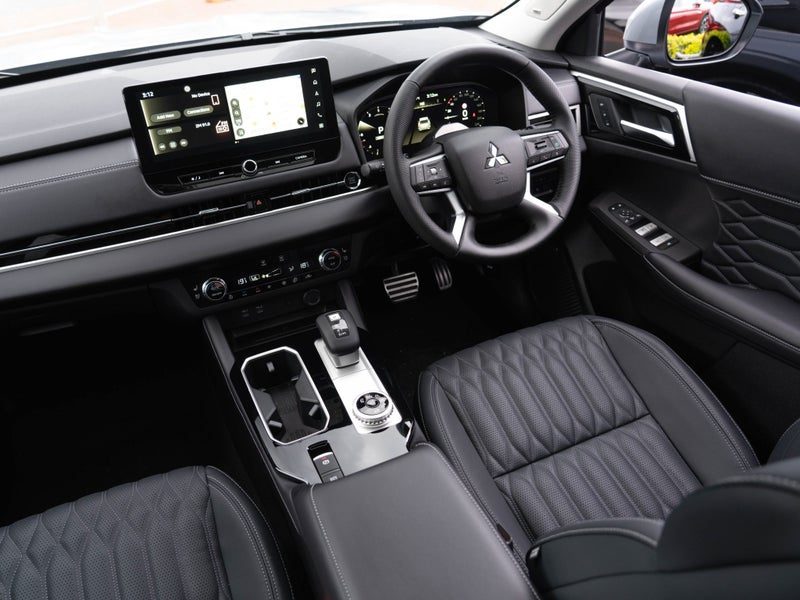 2026 Mitsubishi Outlander VRX 2.5P 2WD AUTO 7-str, photo 2