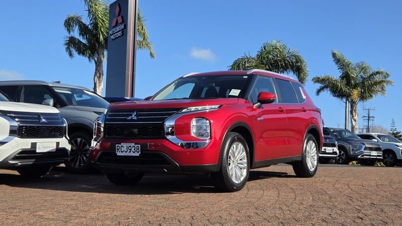 2025 Mitsubishi Outlander LS PHEV 4WD AUTO