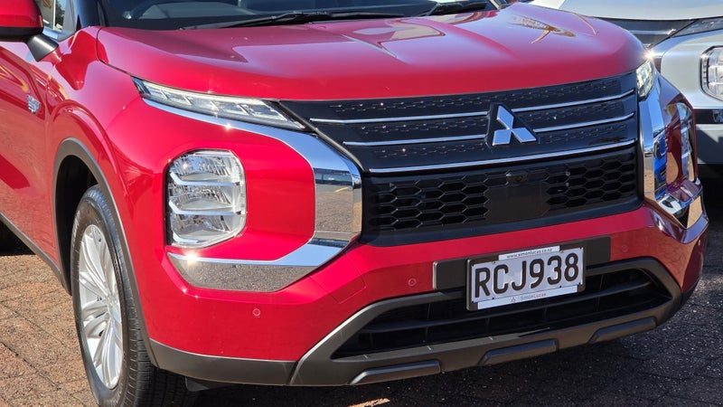 2025 Mitsubishi Outlander LS PHEV 4WD AUTO, photo 2