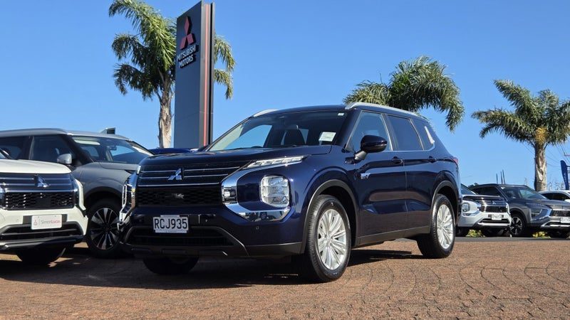 2025 Mitsubishi Outlander LS PHEV 4WD AUTO