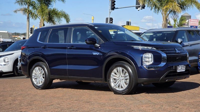 2025 Mitsubishi Outlander LS PHEV 4WD AUTO, photo 3