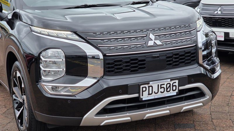 2022 Mitsubishi Outlander PHEV XLS 4WD, photo 2