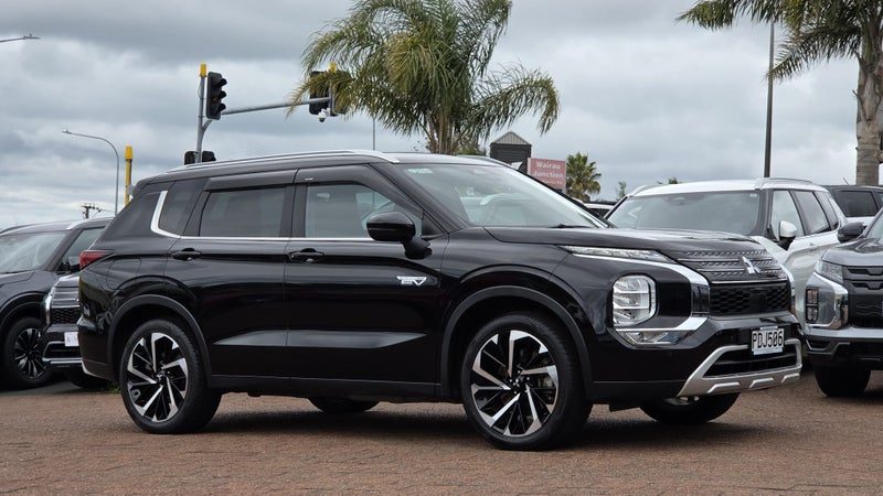 2022 Mitsubishi Outlander PHEV XLS 4WD, photo 3