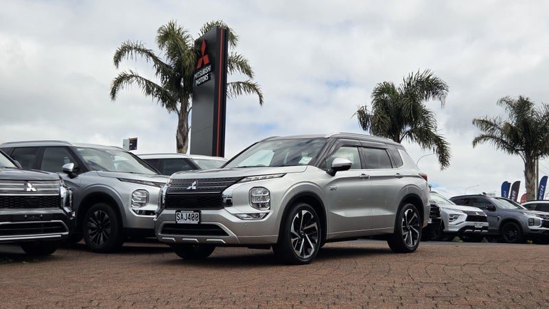 2023 Mitsubishi Outlander PHEV 4WD Exceed
