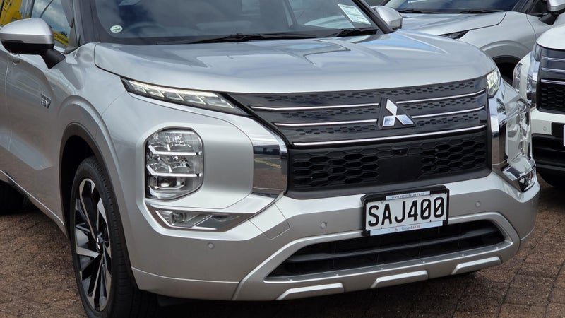 2023 Mitsubishi Outlander PHEV 4WD Exceed, photo 2