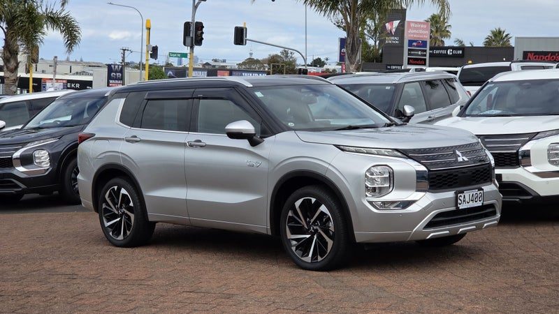 2023 Mitsubishi Outlander PHEV 4WD Exceed, photo 3