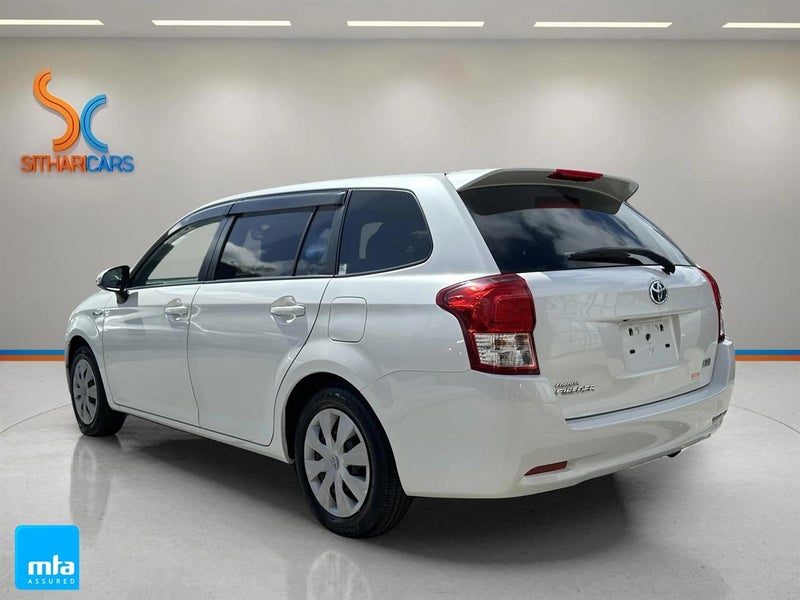 2013 Toyota Corolla Fielder Hybrid G, photo 2