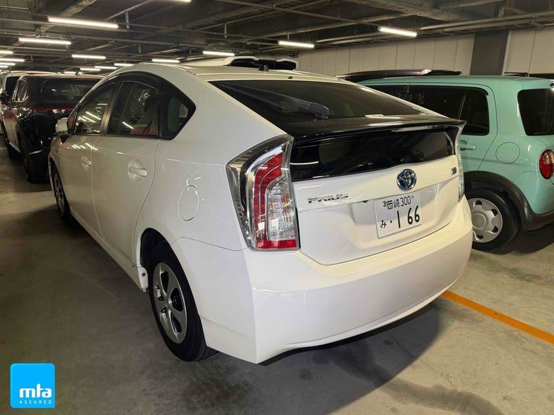 2015 Toyota Prius S, photo 2