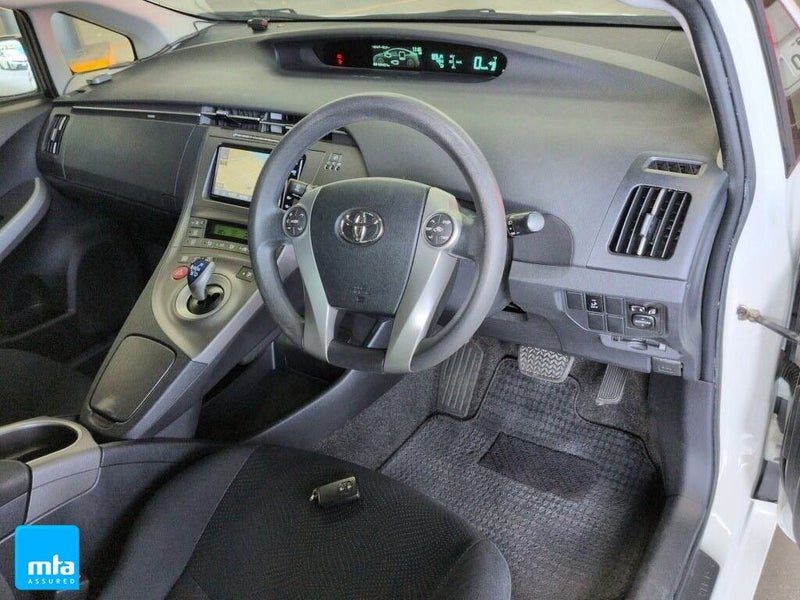 2015 Toyota Prius S, photo 3