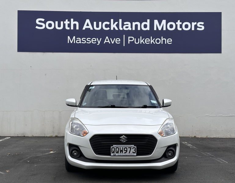 2017 Suzuki Swift Manual, photo 2