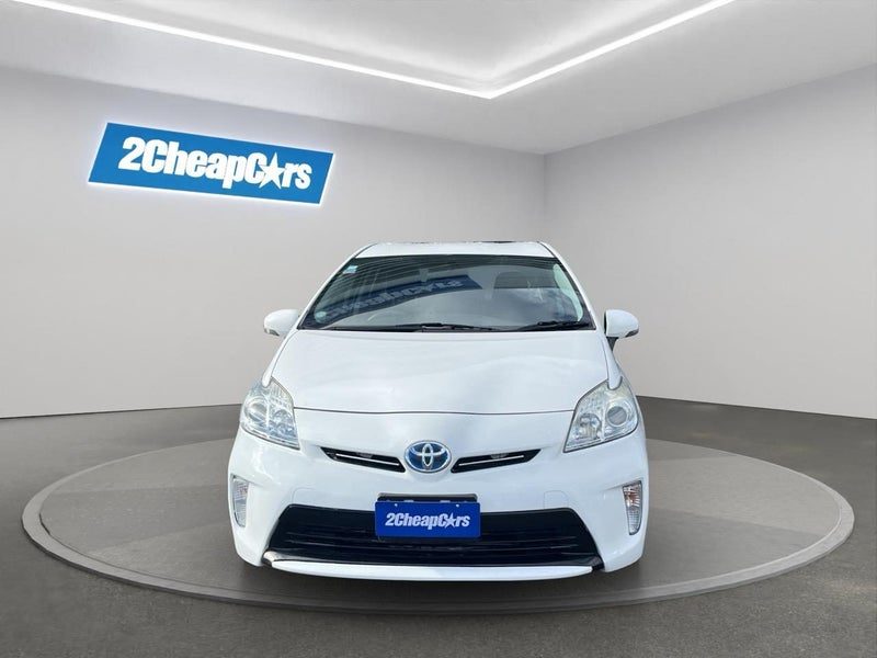 2015 Toyota Prius L, photo 2