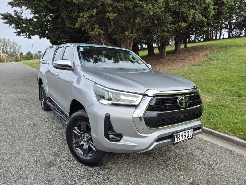 2023 Toyota Hilux SR5 2.8DT 6AT 4WD DCW/4D/5S