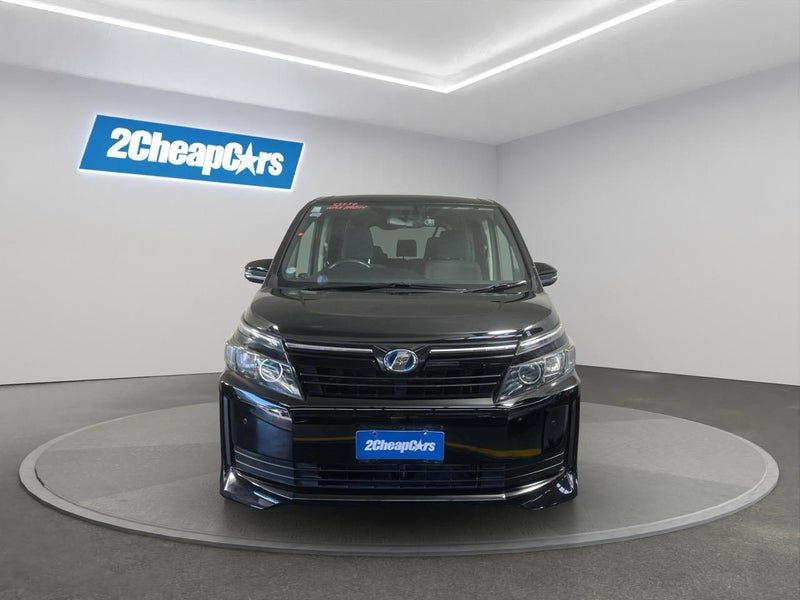 2014 Toyota Voxy Hybrid X, photo 2