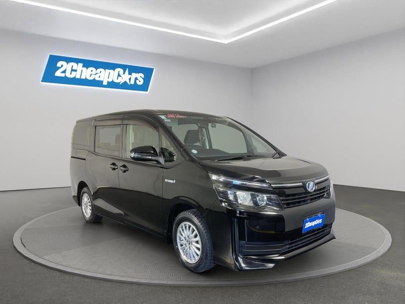 2014 Toyota Voxy Hybrid X, photo 3
