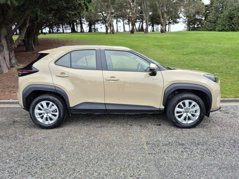 2025 Toyota Yaris Cross GX, photo 3