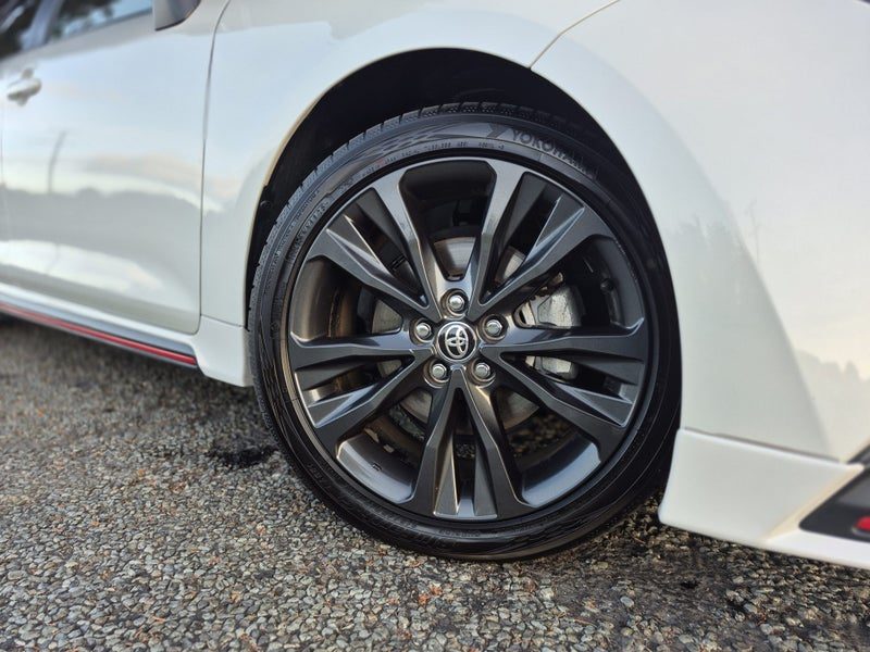 2021 Toyota Corolla Touring, photo 2