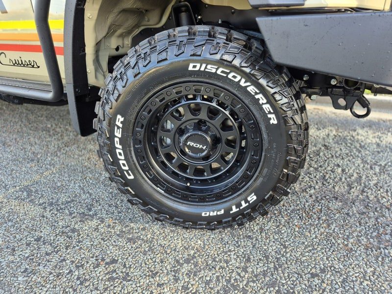 2026 Toyota Land Cruiser LX, photo 2
